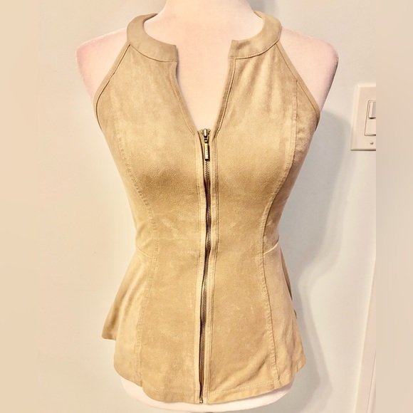 Beautiful Faux Suede Zipper Front Guess Top - Picture 2 of 11